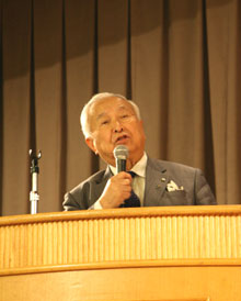 日本ケアマネジメント学会理事長の井形昭弘氏。<br />これからの高齢社会におけるケアマネジャーの<br />役割の大きさを説いた
